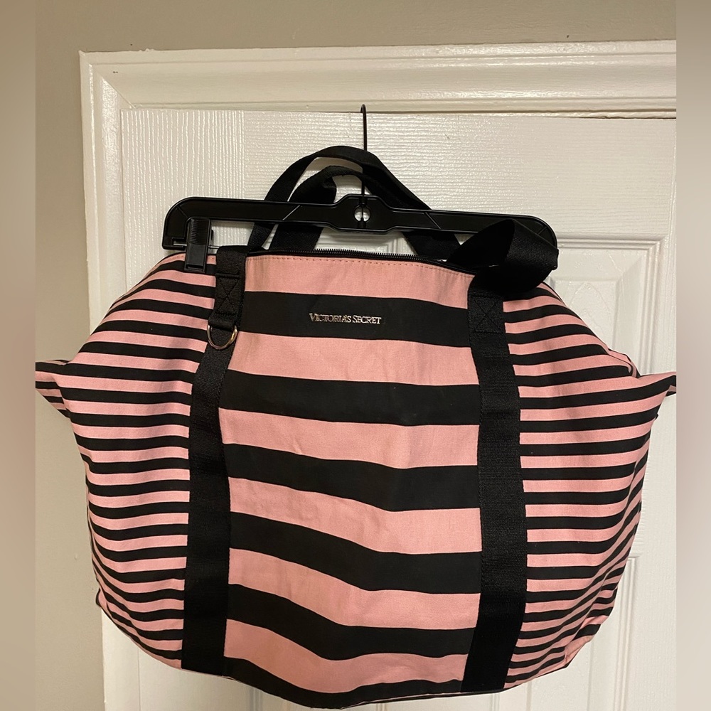 NWOT~VS Weekender Tote Bag - Picture 1 of 3